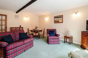 Cottage | Living area