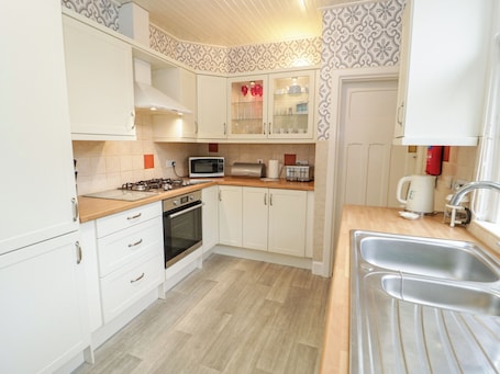 Cottage | Interior