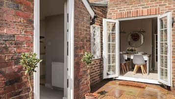 Cottage | Interior
