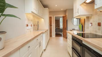 Cottage | Interior