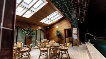 Cottage | Dining