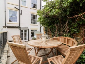 Cottage | Balcony - Trillo House (Whitby)