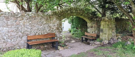 Cottage | Property grounds