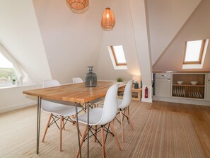 Cottage | Interior - Crabs and Lobsters (Newquay)