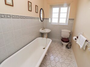 Cottage | Bathroom