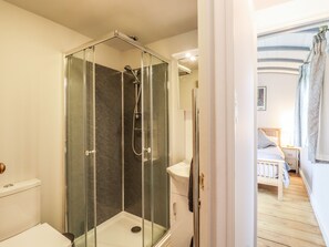 Bathroom - The Carriage at High Barn Heritage (Halstead)