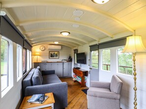 Cottage | Interior - The Carriage at High Barn Heritage (Halstead)