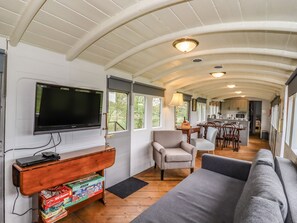Cottage | Interior - The Carriage at High Barn Heritage (Halstead)