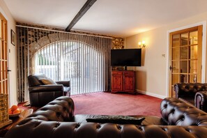 Cottage | Living area