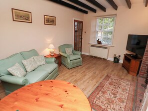 Cottage | Living area