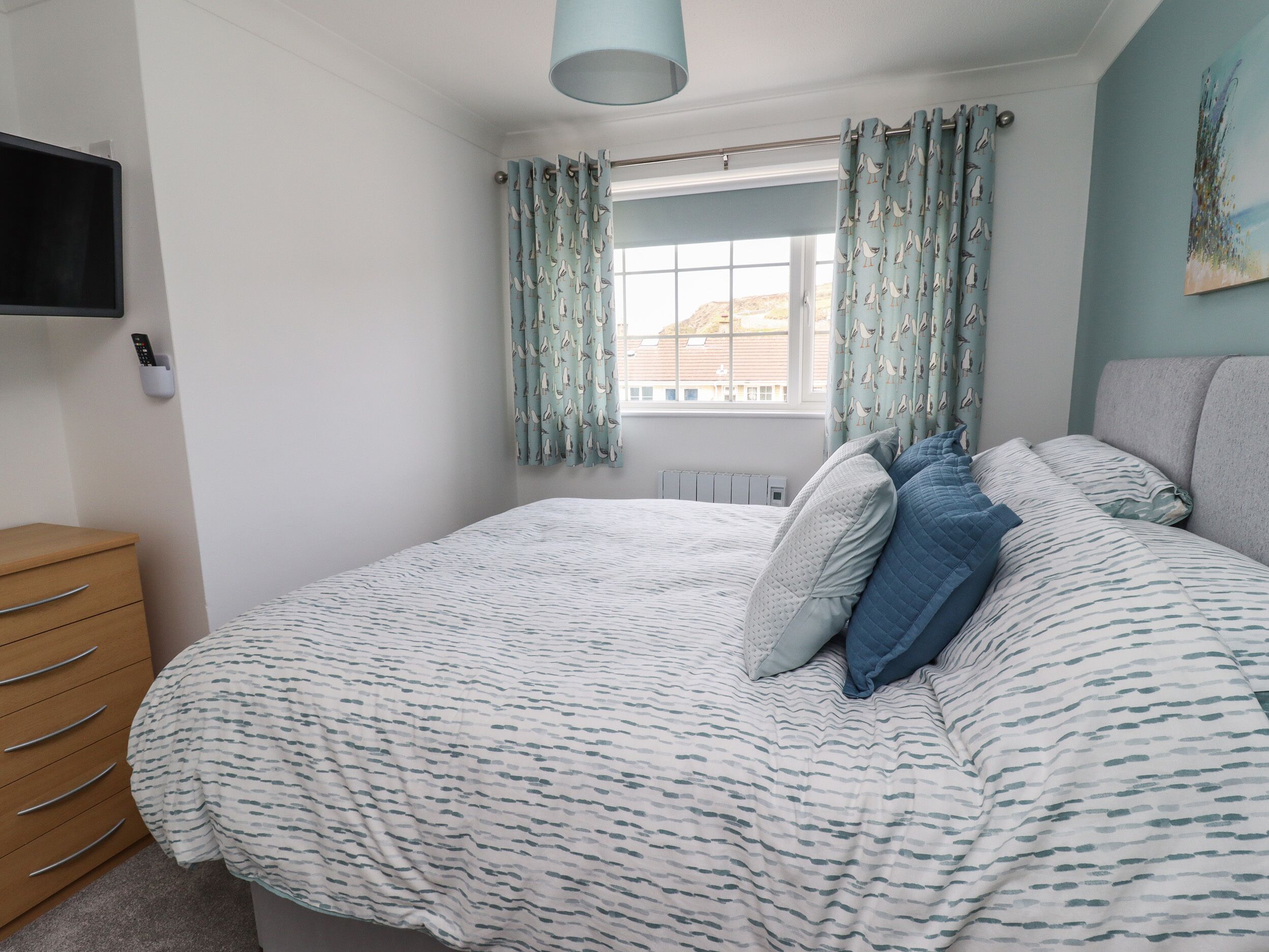 3 habitaciones, decoración personalizada y muebles diferentes 