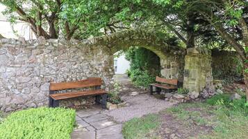 Cottage | Property grounds