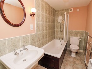 Cottage | Bathroom