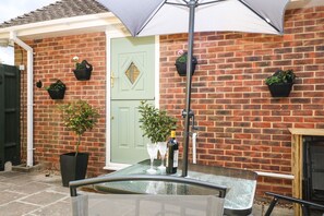 Cottage | Interior - Karibu (Worthing)