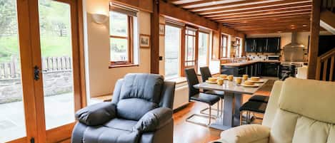 Cottage | Interior