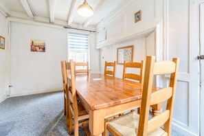 Cottage | Cucina privata | Lavastoviglie, pentole/stoviglie/utensili