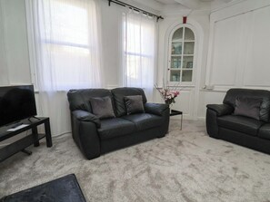 Cottage | Living area
