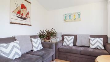 Cottage | Living area