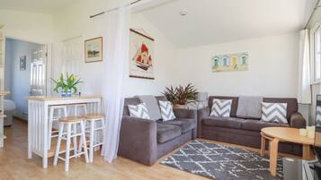 Cottage | Living area