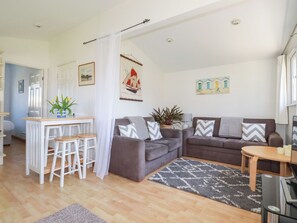 Cottage | Living area