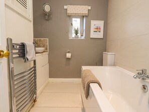 Cottage | Bathroom | Shower