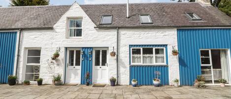 Cottage | Front of property