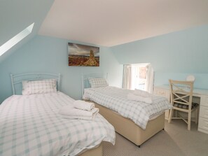 Cottage | 2 bedrooms, individually decorated, individually furnished, free WiFi