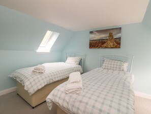 Cottage | 2 bedrooms, individually decorated, individually furnished, free WiFi