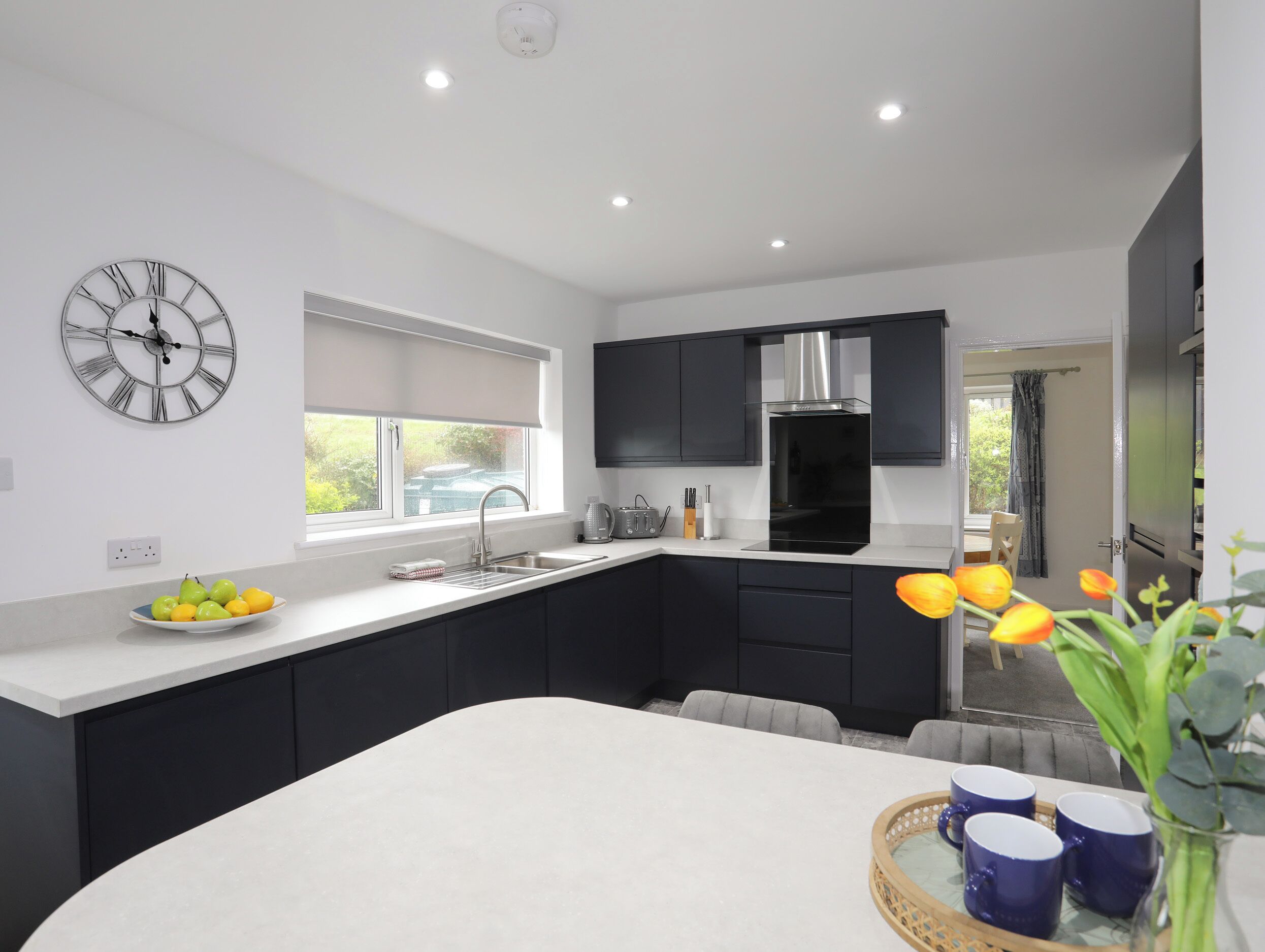 Cottage | Private kitchen | Fridge, dishwasher, electric kettle, toaster