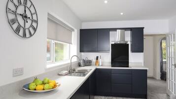 Casa de campo | Cozinha privada | Geladeira, lava-louças, chaleira elétrica, torradeira
