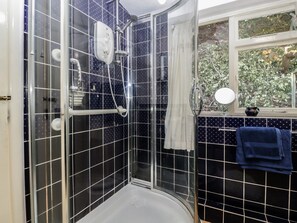 Cottage | Bathroom