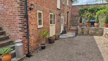 Cottage | Property grounds