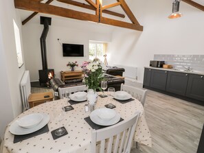 Cottage | Dapur pribadi | Lemari es, mesin pencuci piring, ketel listrik, dan pemanggang roti