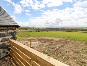 Cottage | Property grounds