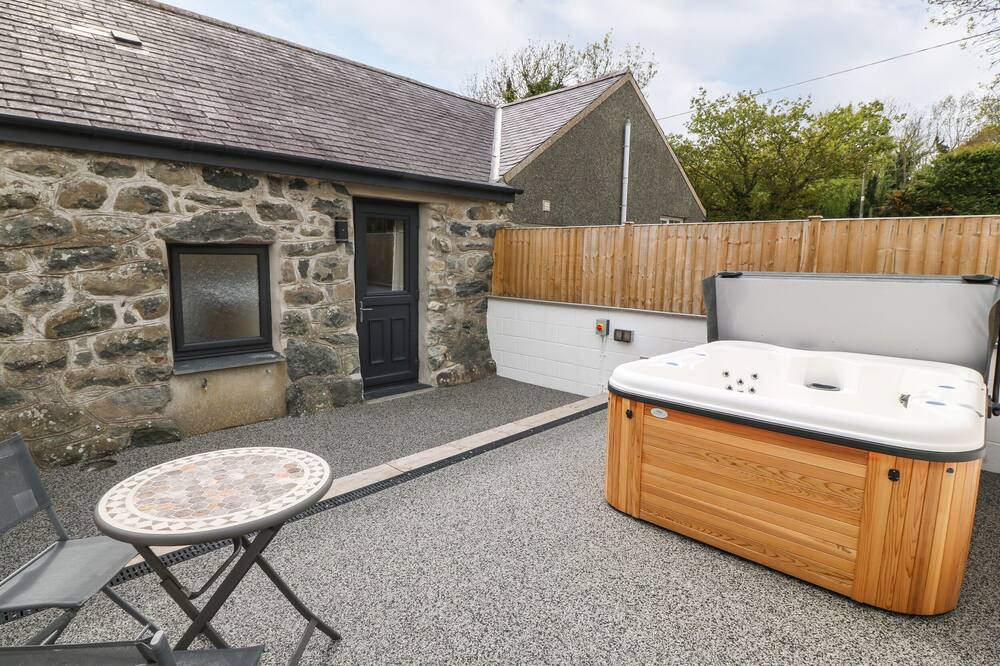 Tyddyn Sianel - Celyn - Pencaenewydd