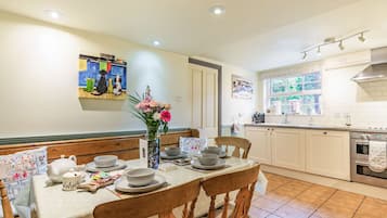 Cottage | Interior