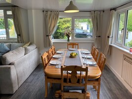 Cottage | Private kitchen | Fridge, dishwasher, electric kettle, toaster