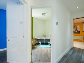 Cottage | Individually decorated, individually furnished, free WiFi