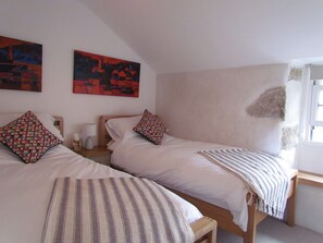 Cottage | 2 bedrooms, individually decorated, individually furnished, free WiFi - Trenwith Bridge Cottage (St Ives)