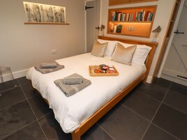 1 habitación, decoración personalizada y muebles diferentes 