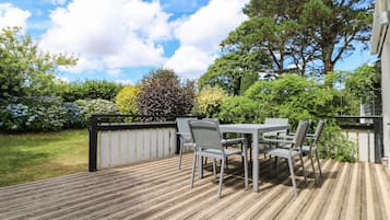 Cottage | Property grounds