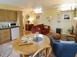 Cottage | Dining - The Garden Lodge (Bridgnorth)