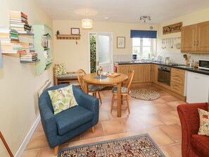 Cottage | Private kitchen - The Garden Lodge (Bridgnorth)