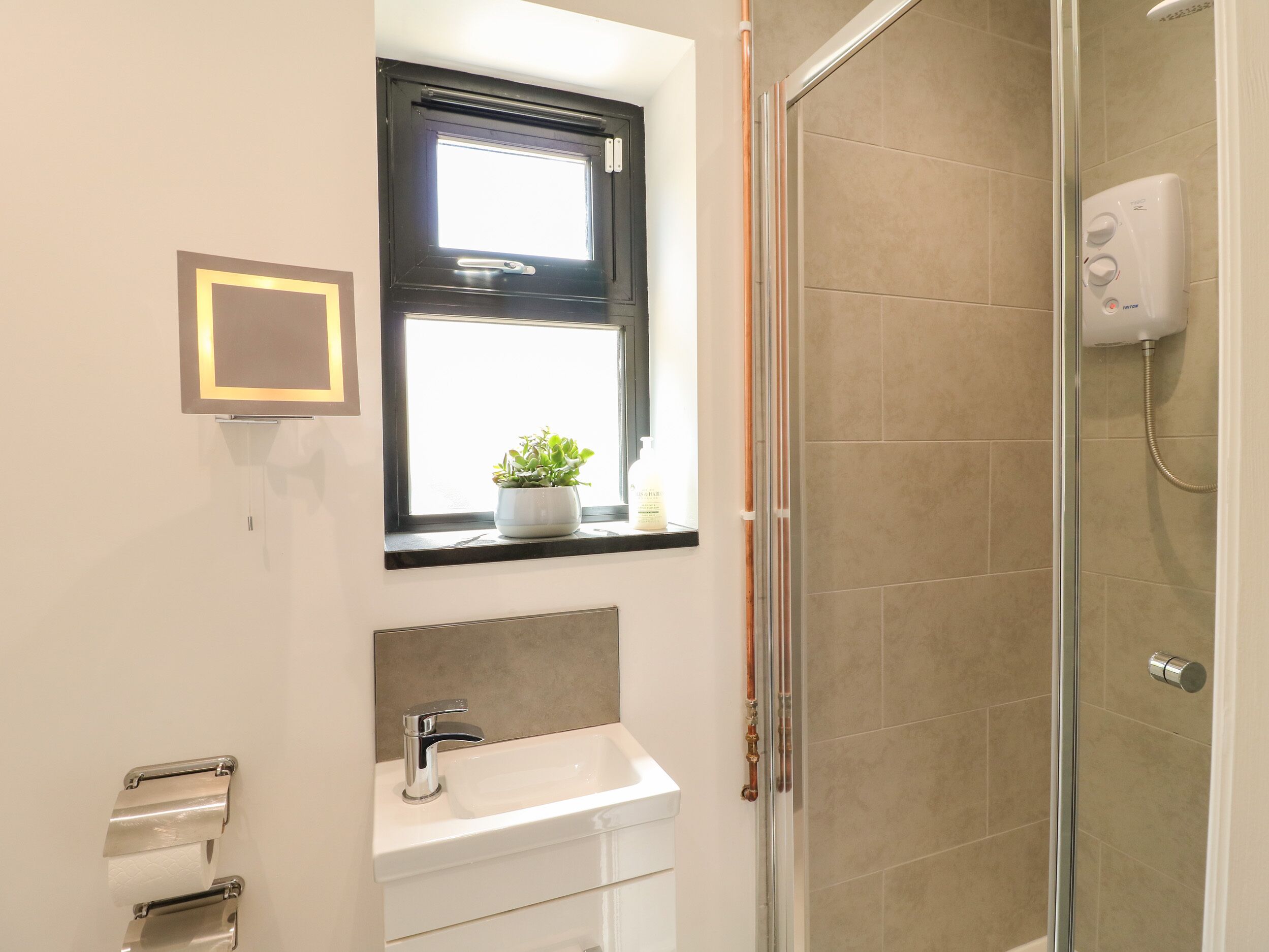 Phòng tắm