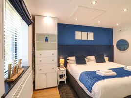 1 habitación, decoración personalizada y muebles diferentes 