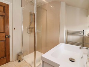 Cottage | Phòng tắm | Buồng tắm vòi sen 