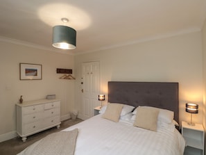 Cottage | 2 bedrooms, individually decorated, individually furnished, free WiFi