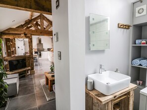 2 habitaciones, decoración personalizada y muebles diferentes