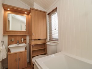 Cottage | Bathroom | Shower - Woodland View Lodge (Morpeth)