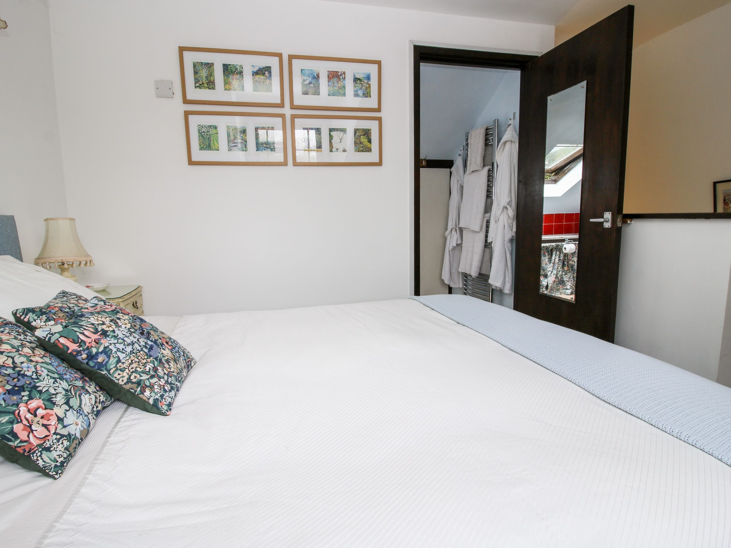 1 bedroom, individually decorated, individually furnished, free WiFi